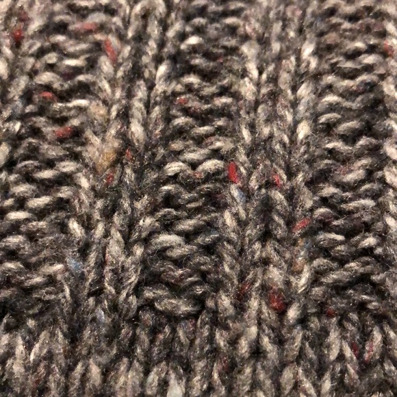 Ladies sweater! - Picture 4 of 4